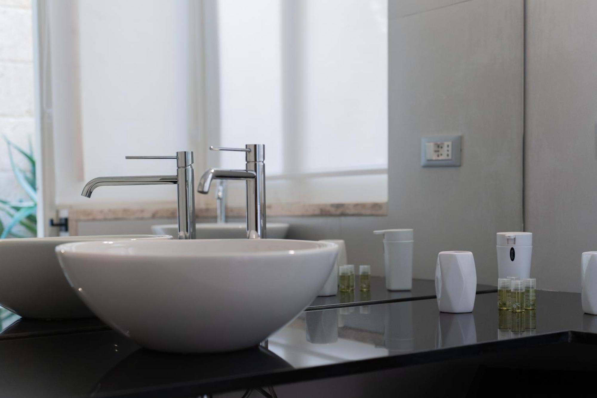 Dimora Barocca Luxury Suites Lecce Exteriör bild