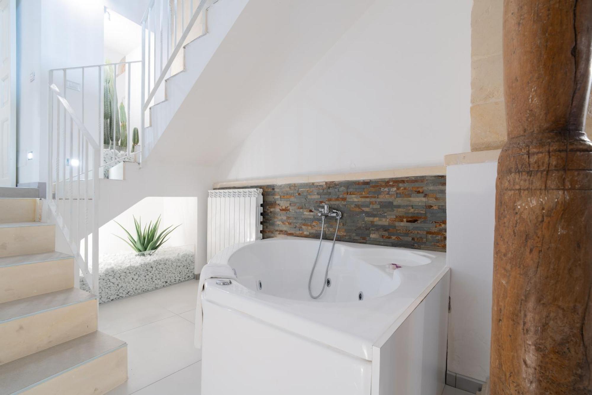 Dimora Barocca Luxury Suites Lecce Exteriör bild