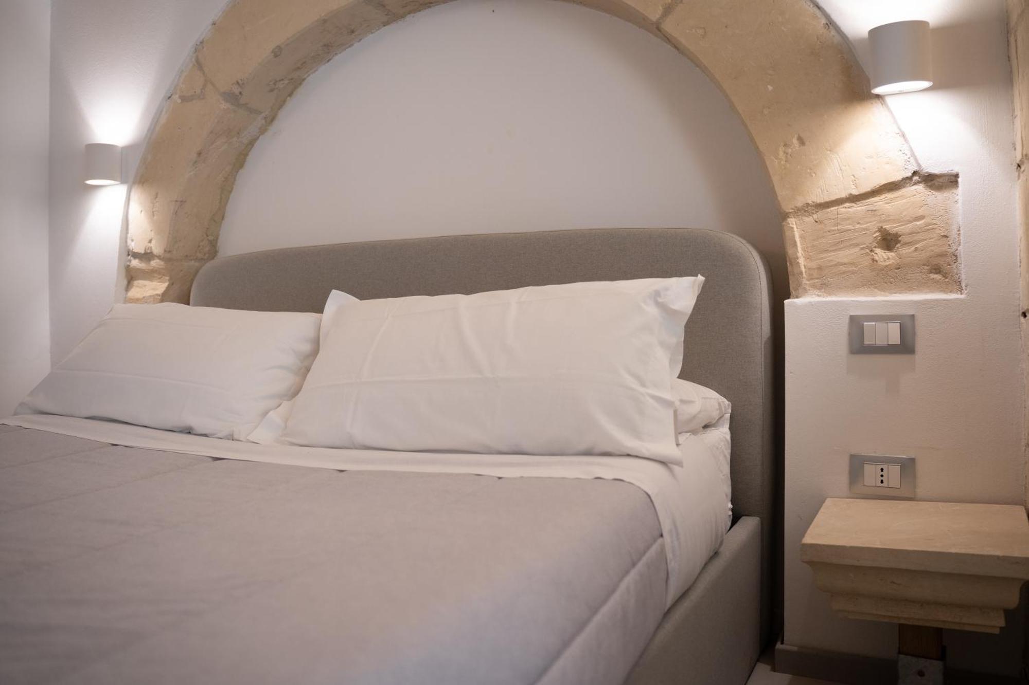 Dimora Barocca Luxury Suites Lecce Exteriör bild