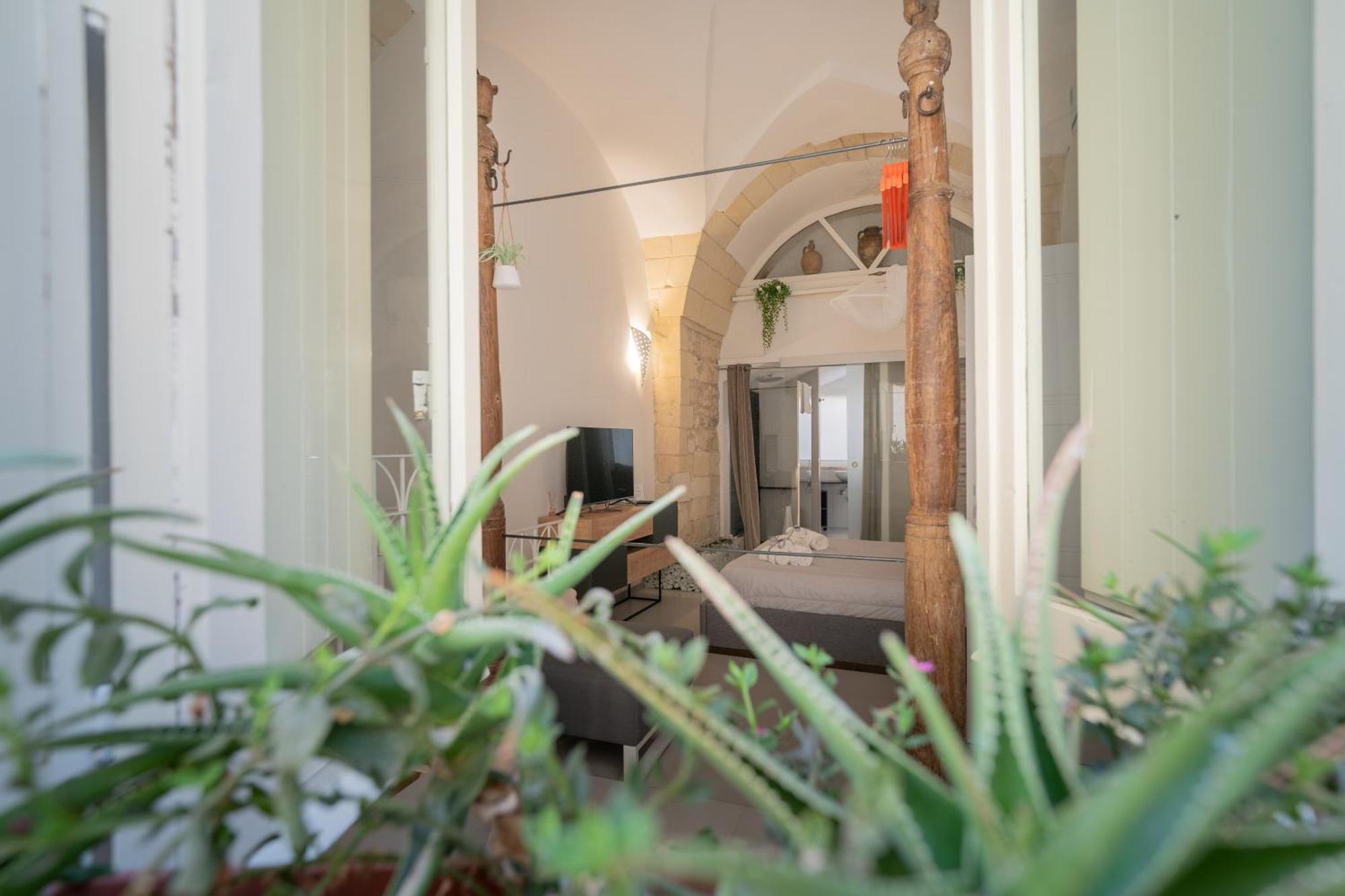 Dimora Barocca Luxury Suites Lecce Exteriör bild